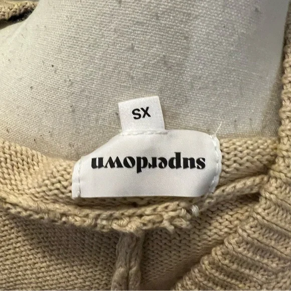 super down
tallie hooded sweater
NWT beige and white size xs - Picture 13 of 14